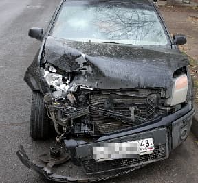 Утреннее ДТП: «Волга» столкнулась с автомобилем Ford