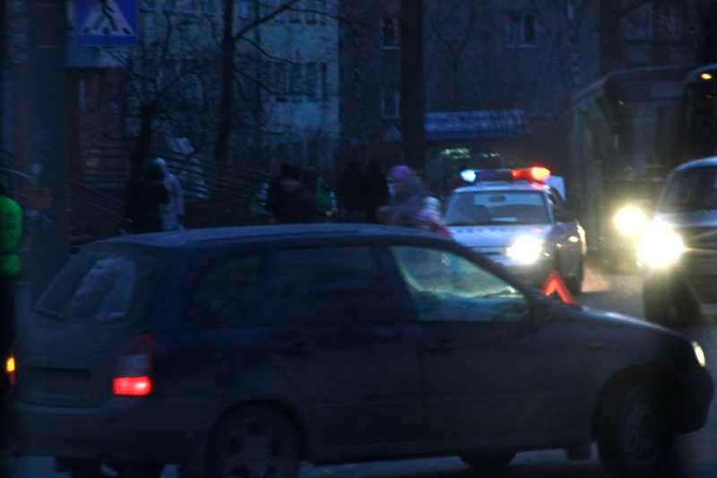 На улице Попова сбили двух пешеходов