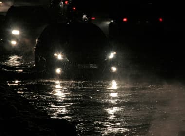 Крупная утечка воды на улице Милицейской