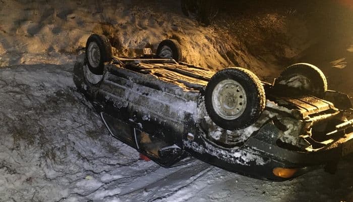 В Котельничском районе ищут водителя, бросившего опрокинутую «четырку» и пассажира
