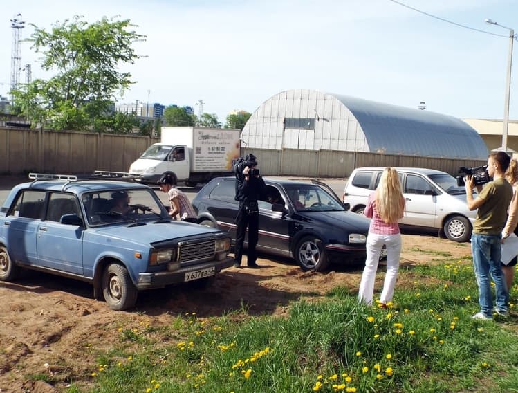 «Газон под колесами»: Автовладельцы обращаются в суд