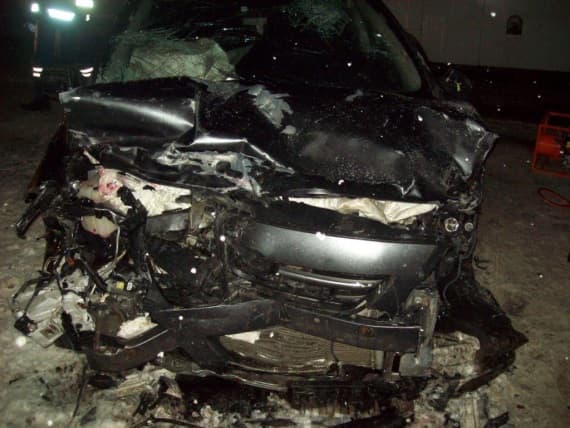 Двое погибли при столкновении Тойоты и Лады Гранта