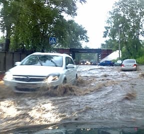 Грозы 2011: вместо дорог потоки воды!