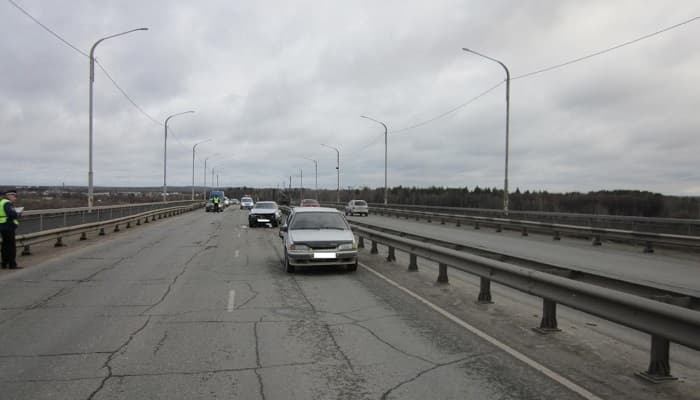 В Кирове бесправник на «Ауди» врезался в «четырку»