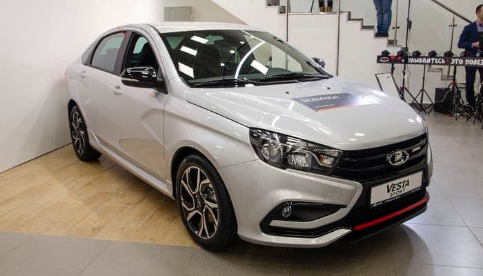 В Кирове состоялось торжественное открытие обновленного дилерского центра LADA