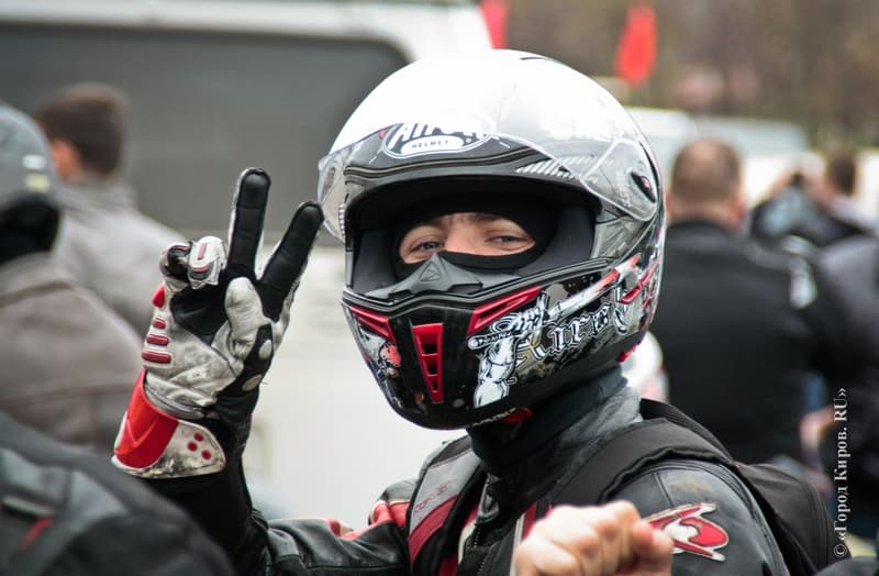 Мотоколонной под дождем