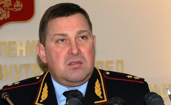 Генерал Солодовников обещал взять в руки плакат