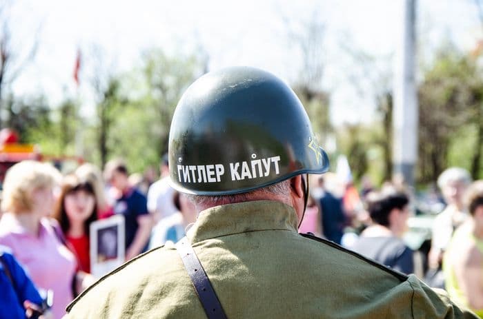 9 мая по городу Кирову проехались ретро автомобили