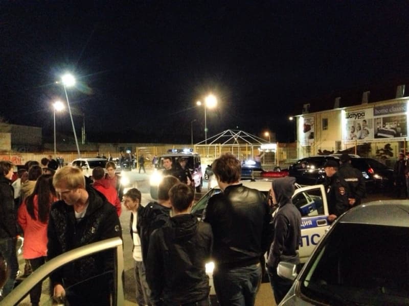 ДПС устроили проверку у "Джем Молла"