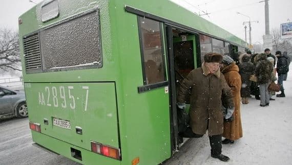 Зажало в дверях автобуса. Жительница Кирова ждет наказания водителя