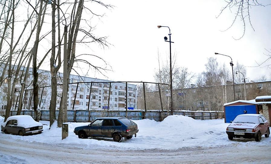 Чепецкие власти предложили сделать парковку на месте детской площадки