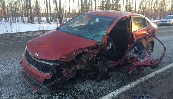 Летальное ДТП: в результате столкновения легковушки и фуры один человек погиб