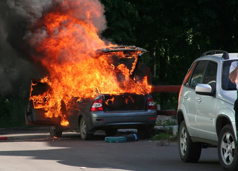 В Кировской области сгорели два автомобиля