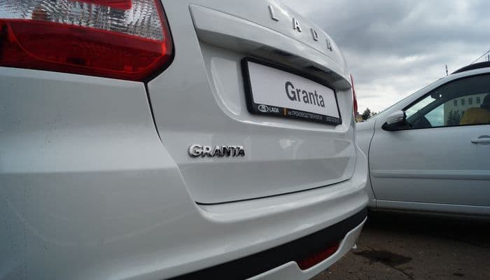 Их еще покупают: эксперты назвали самые востребованные отечественные б/у авто 