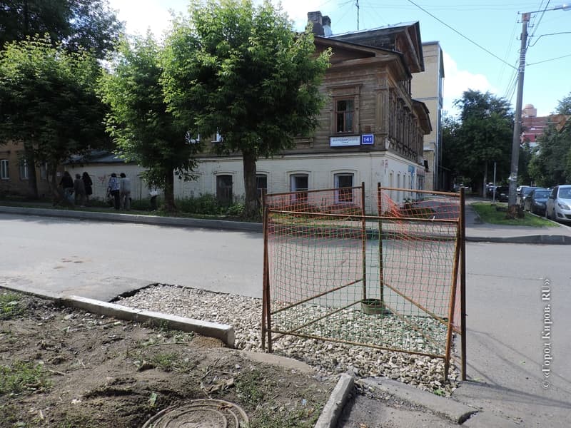 «Дорожники» делают дважды. На Володарского провалился асфальт