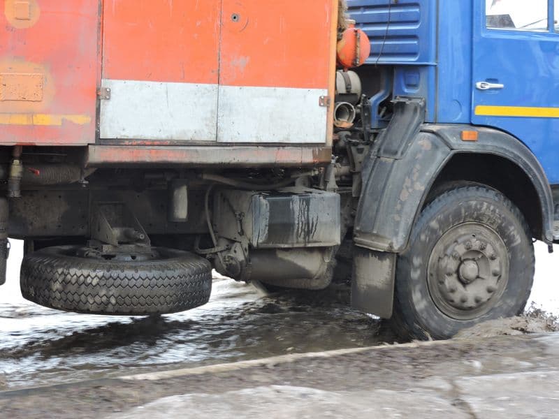 «Пришла весна — растаяли проблемы» : улица Московская утонула в воде