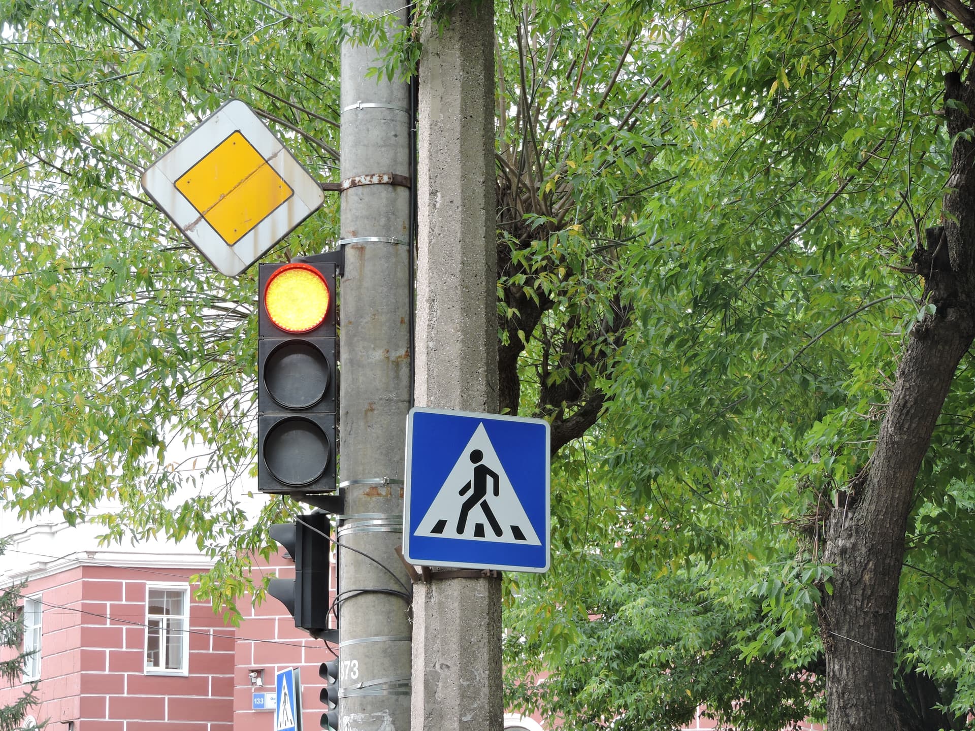 Минтранс объяснил, как должны быть устроены пешеходные переходы