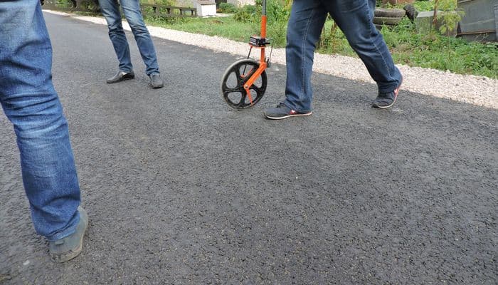 В Кирове провели осмотр дорожных объектов, находящихся на гарантии