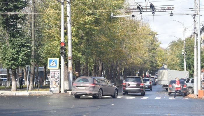 Поправки в ПДД: Самокаты и гироскутеры выпустят на дороги общего пользования