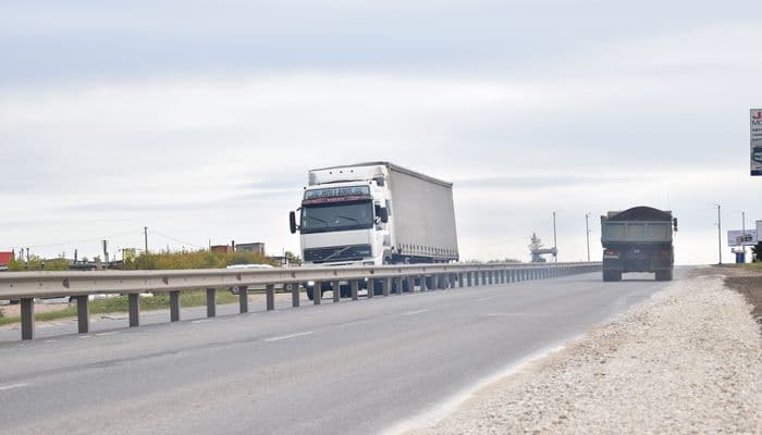 Призрак девушки и НЛО: водилы рассказали о самых мистических местах России