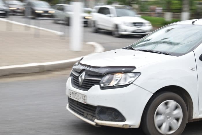 Что делать пассажиру, если водитель автомобиля потерял сознание во время движения?