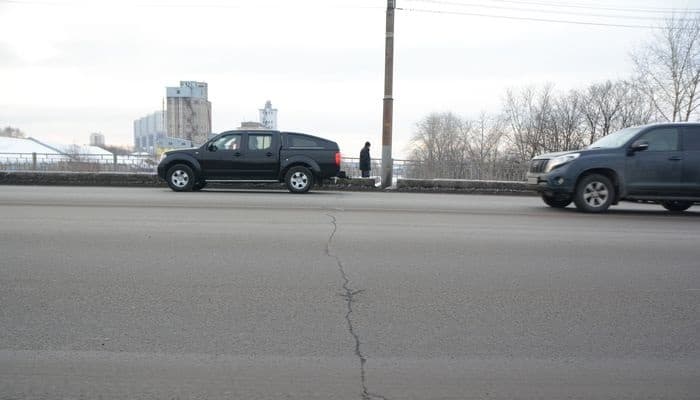 История с трещиной на путепроводе не закончена: снова ремонт