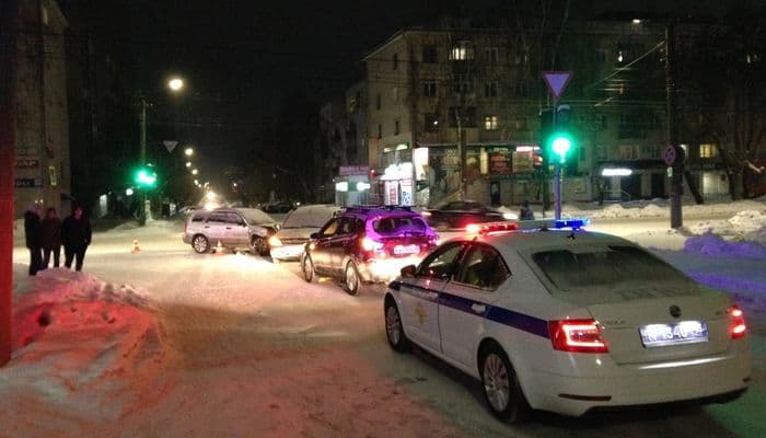 В Кирове пьяненький студент на «Ларгусе» устроил тройное ДТП