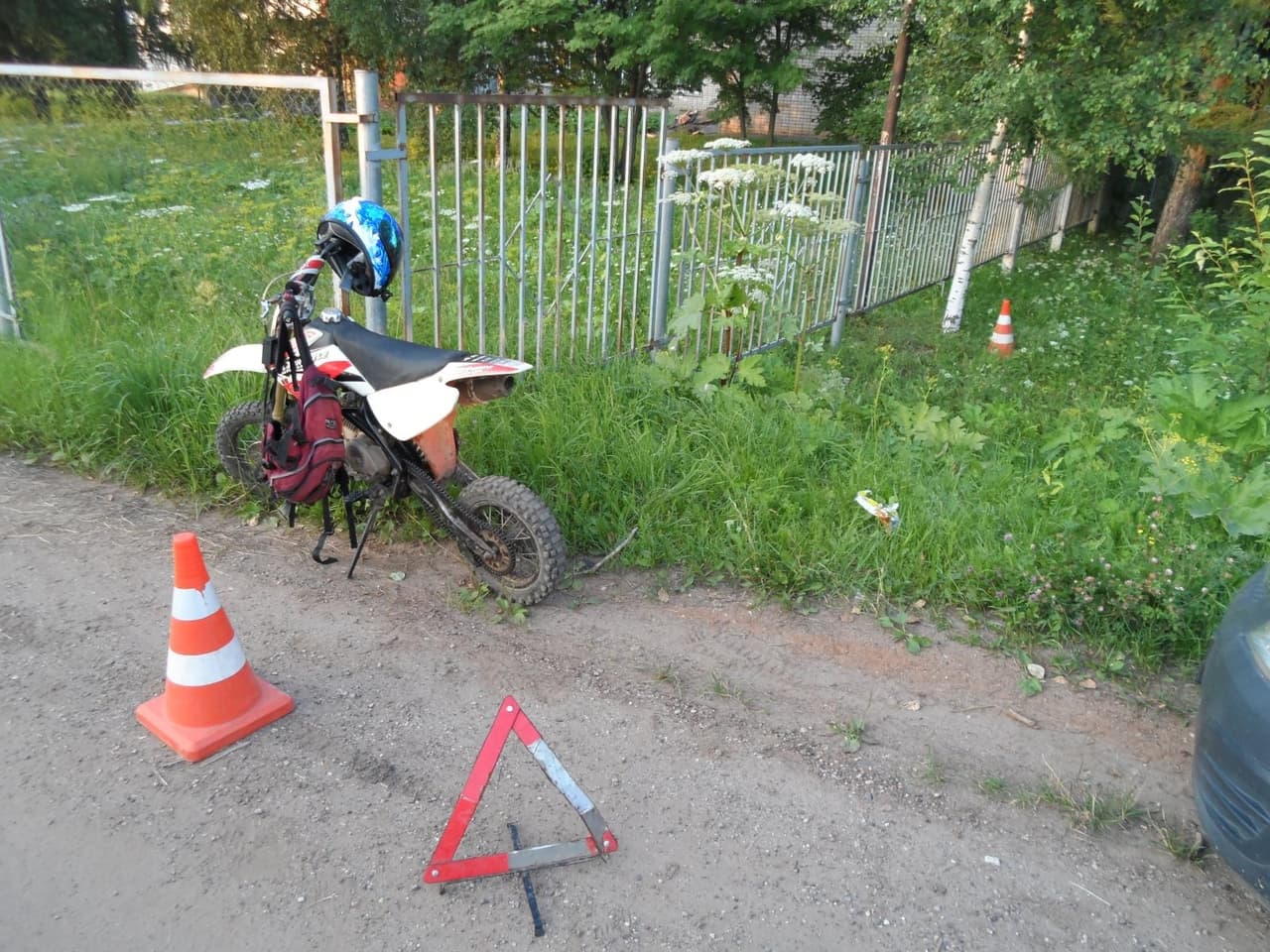 В Кирове 15-летняя девочка на мотоцикле влетела в дерево