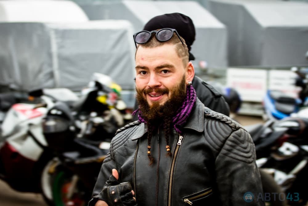 Рокочущая колонна проехала по Кирову – байкеры закрыли сезон