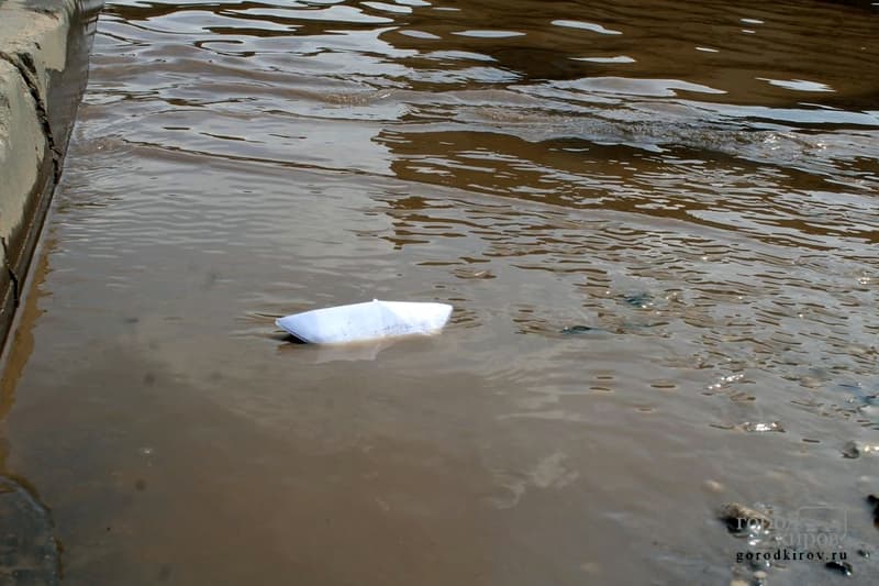 «Озеро» на Комсомольской улице, или как утонуло «бабло» на ливневки