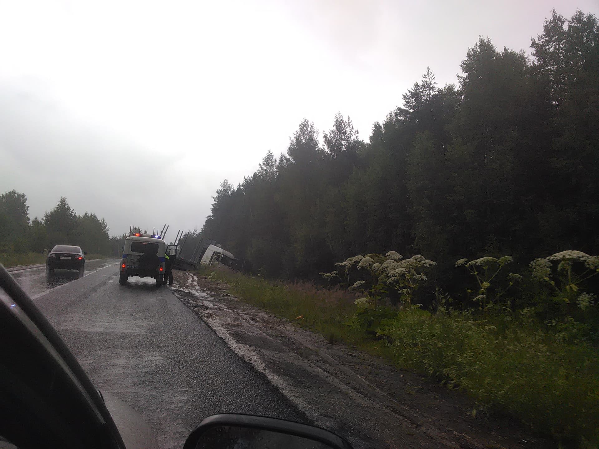 На трассе Киров - Советск столкнулись 2 большегруза