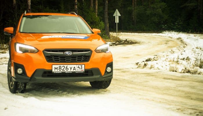 Ученые хотят, чтобы автомобили с шипованной резиной ездили медленнее