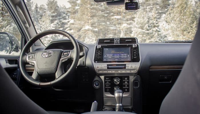 Китайские ученые рассказали, какие песни слушать за рулем опасно