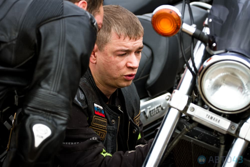 Рокочущая колонна проехала по Кирову – байкеры закрыли сезон