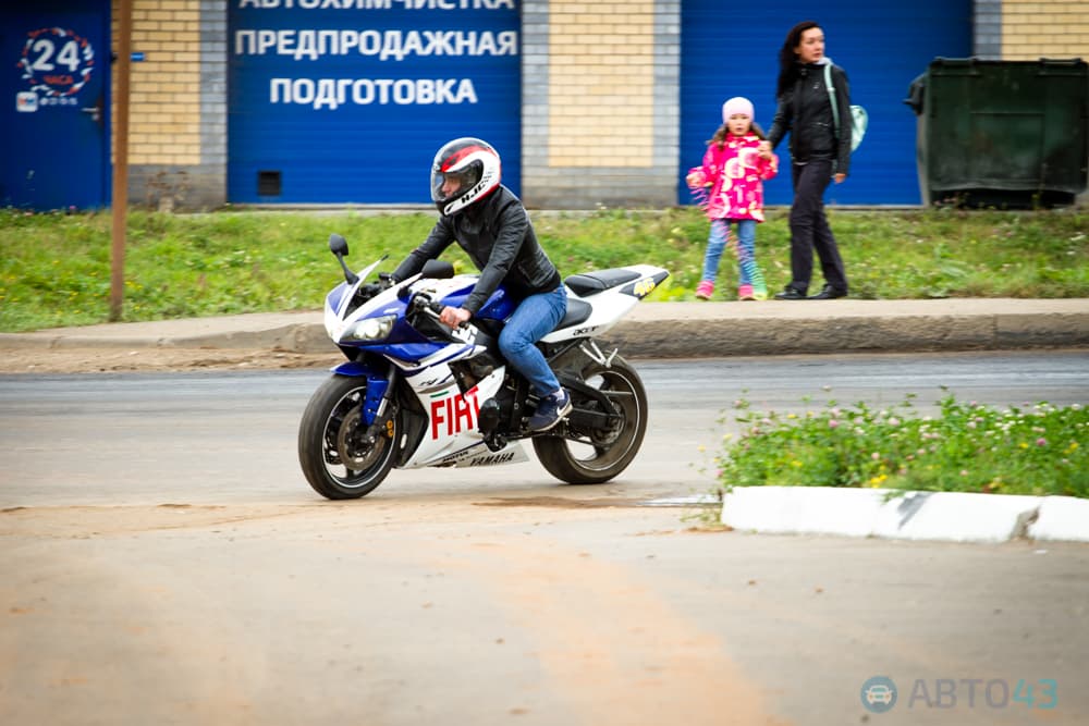 Рокочущая колонна проехала по Кирову – байкеры закрыли сезон