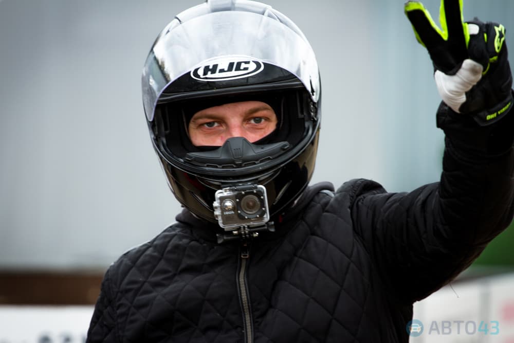 Рокочущая колонна проехала по Кирову – байкеры закрыли сезон