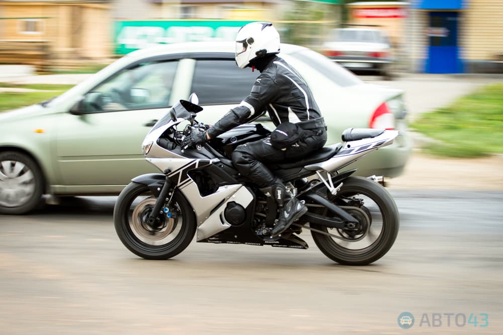 Рокочущая колонна проехала по Кирову – байкеры закрыли сезон