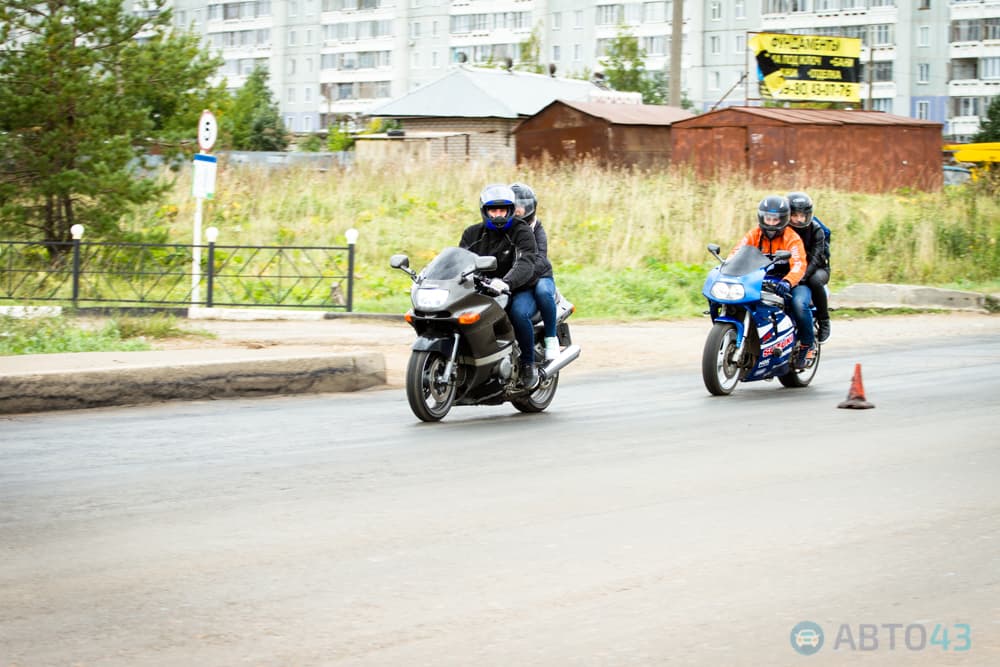 Рокочущая колонна проехала по Кирову – байкеры закрыли сезон