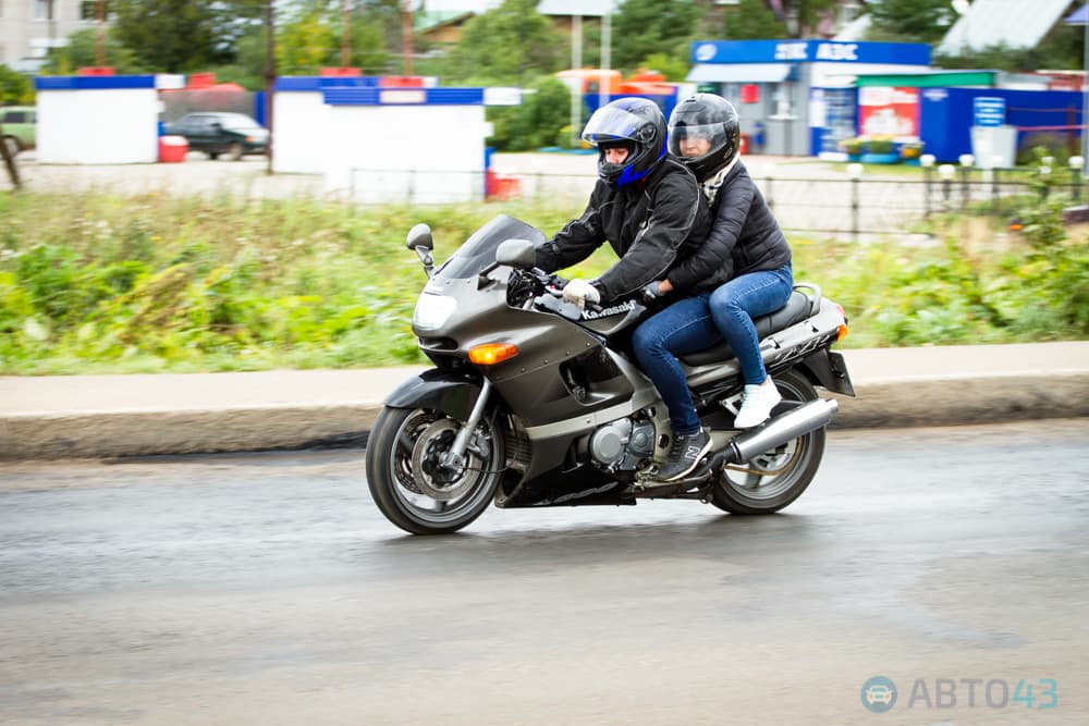 Рокочущая колонна проехала по Кирову – байкеры закрыли сезон