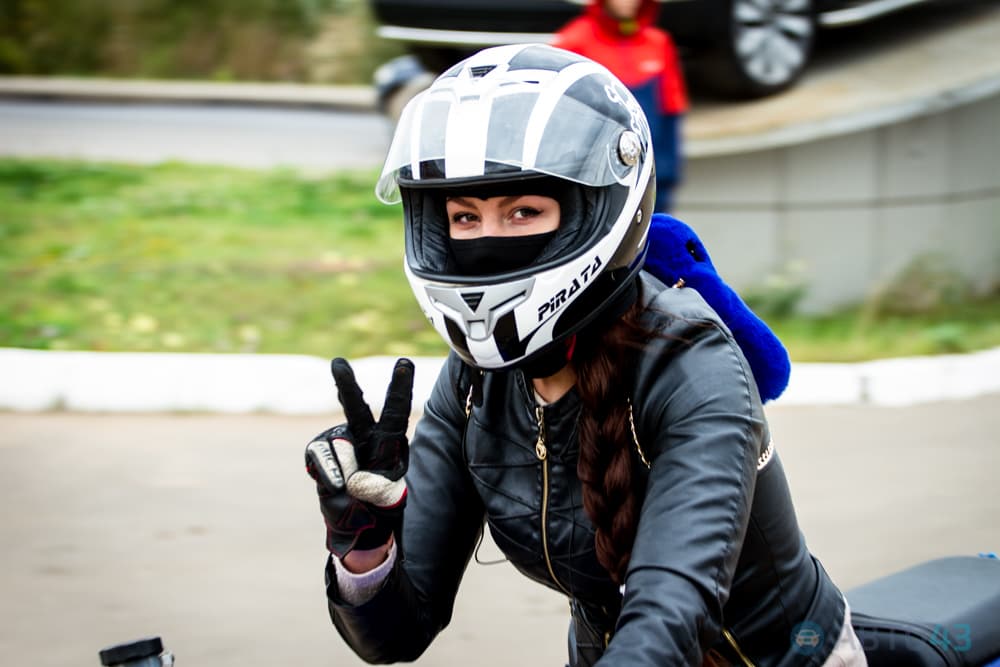 Рокочущая колонна проехала по Кирову – байкеры закрыли сезон