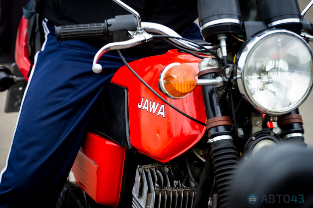 Рокочущая колонна проехала по Кирову – байкеры закрыли сезон