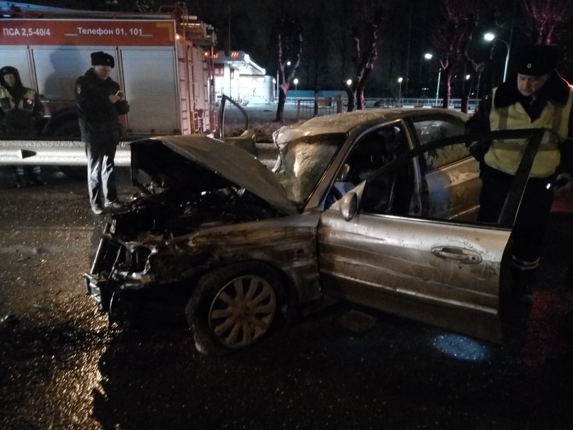 Отскочил от отбойника в Scania - ночная авария на Производственной