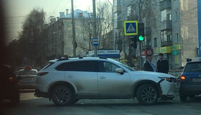 Улица Воровского «встала» из-за небольшого ДТП