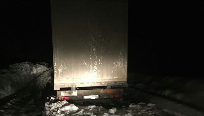 Поворот не туда: застрявший на фуре мужчина прожил в лесу три дня