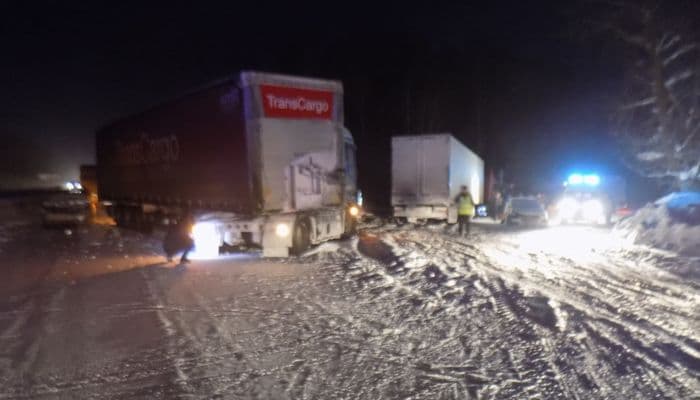 В Орловском районе на трассе произошла неразбериха с участием четырех авто