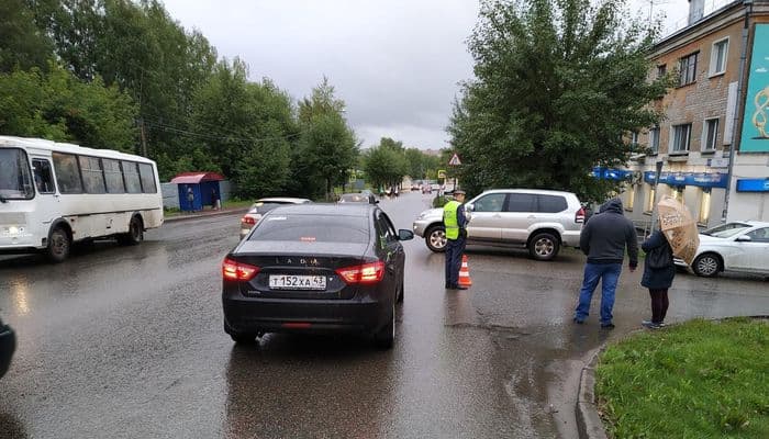 В Кирове мужчина на «Солярисе» сбил несовершеннолетнюю велосипедистку
