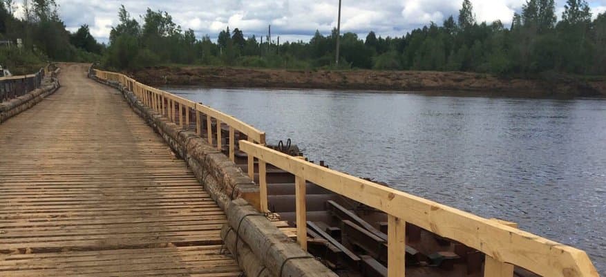 В Кировской области мужчина на машине съехал в реку и погиб