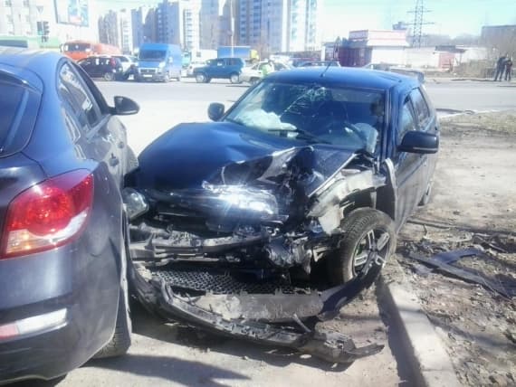 Автоледи спровоцировала двойное столкновение: пострадал ребенок