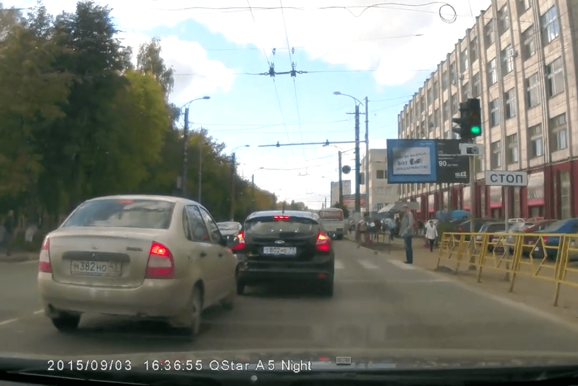 На площади Лепсе произошло ДТП из-за пешехода