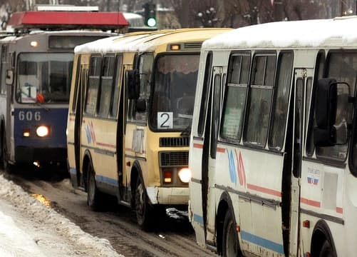 Дороги, парковки, автобусы – то, в чем отказывают власти горожанам